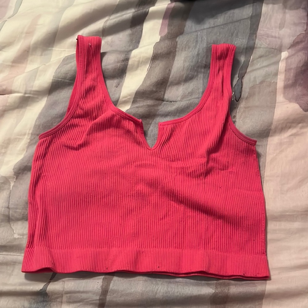 pink tank top